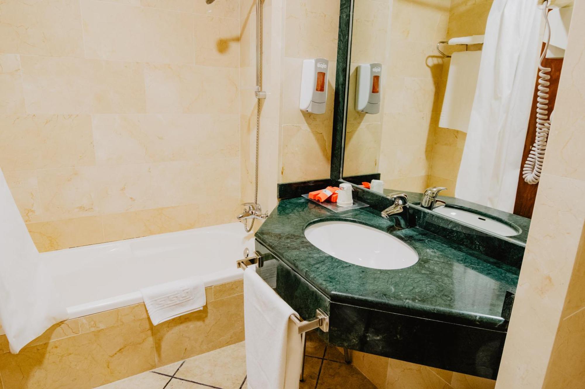 Hotel Hacienda Don Manuel Granja de Torrehermosa Dış mekan fotoğraf